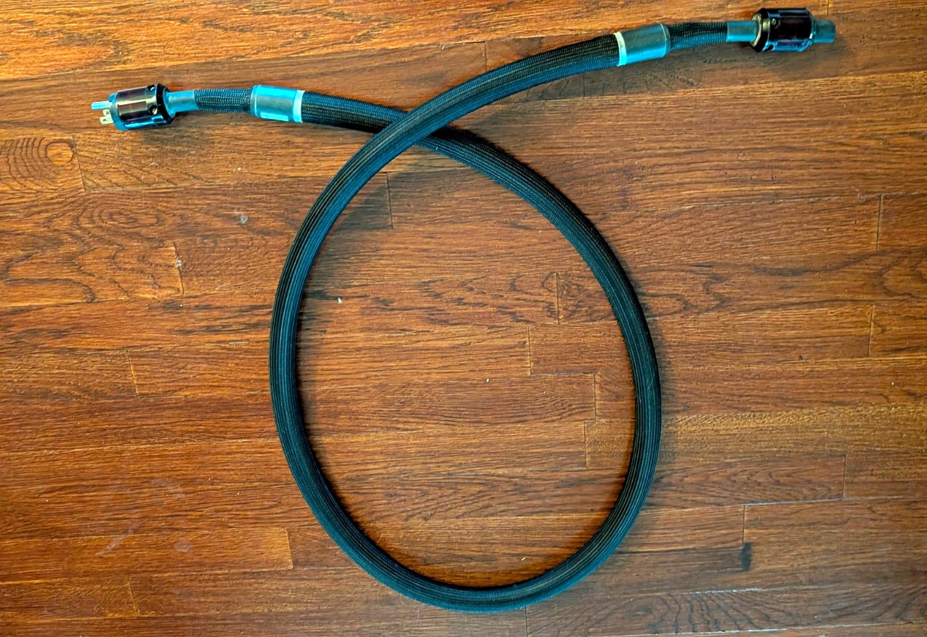 Purest Audio Design AQUEOUS 2ft Braided Black 3-Prong to 3-Prong Cable