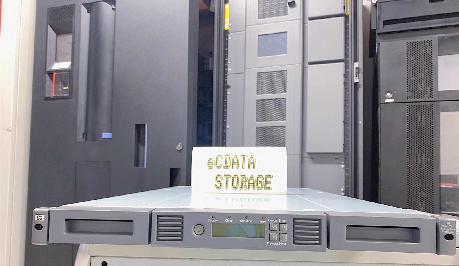 HPE /HP  STOREEVER 1/8 G2 TAPE AUTOLOADER R1R75A - 0 DRIVE 