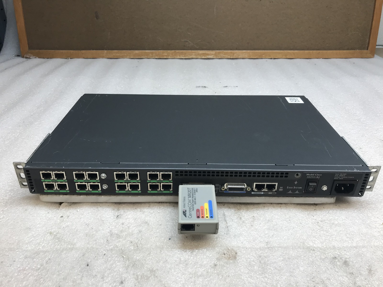 Cisco 2500 Series AS2511-RJ Access Server 16-Port Console Server (V5506)