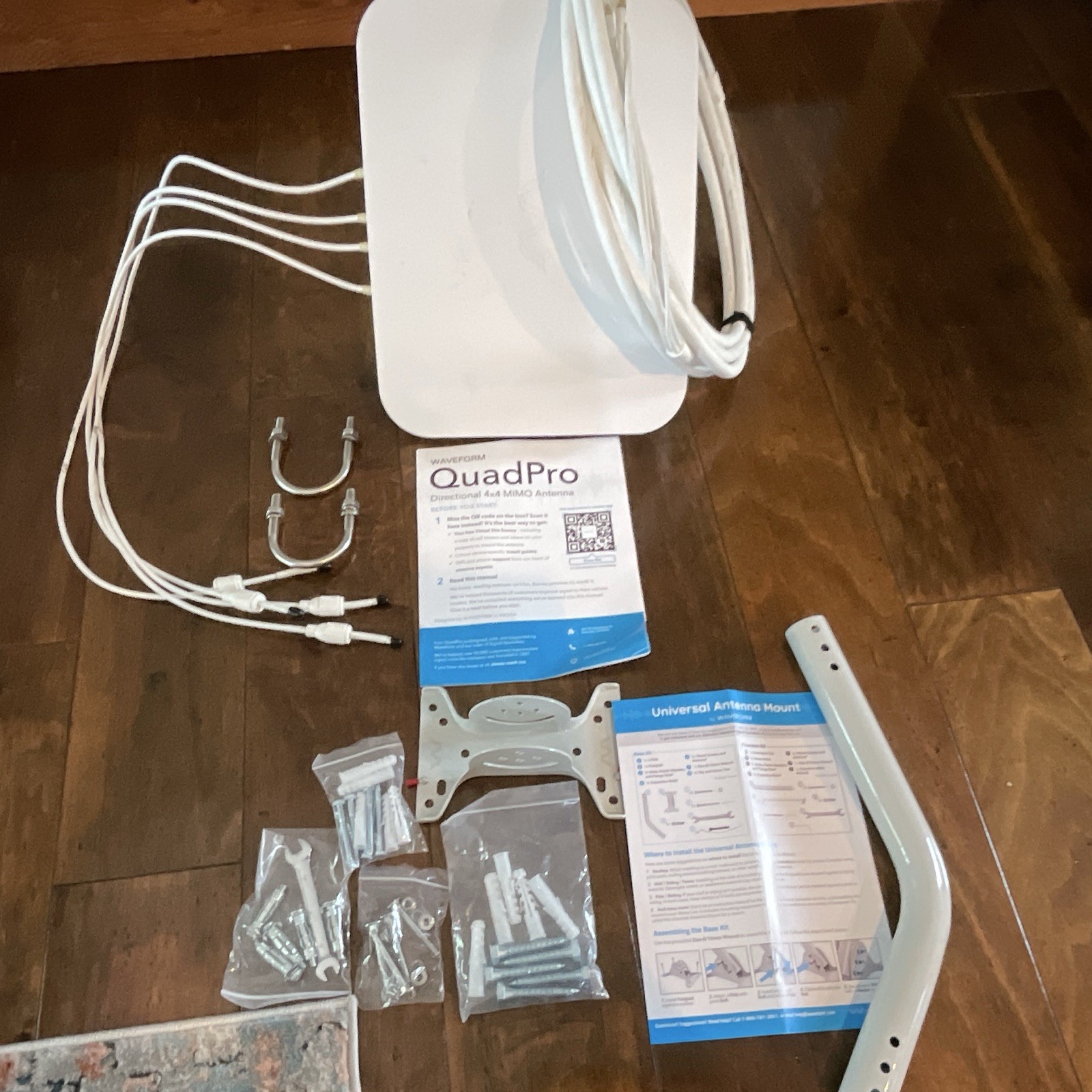 Waveform QuadPro Directional 4x4 MIMO Antenna With Extras