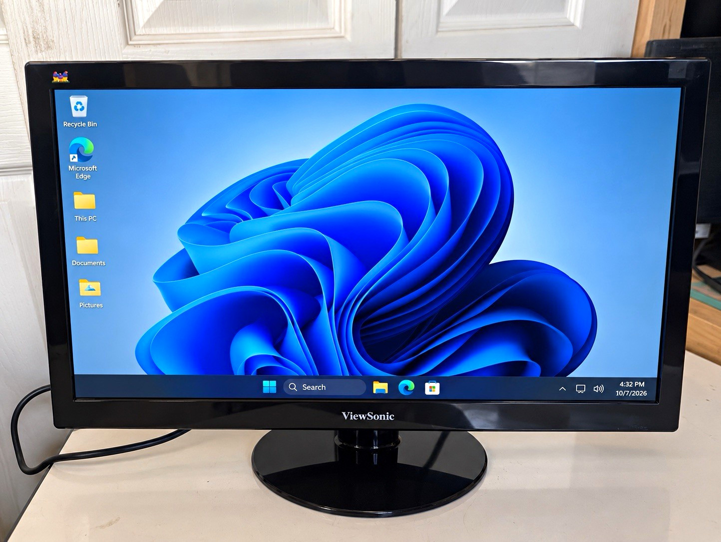 Tested & working ViewSonic VA2037aLED 20in LCD Monitor Black 16:9 Widescreen 250
