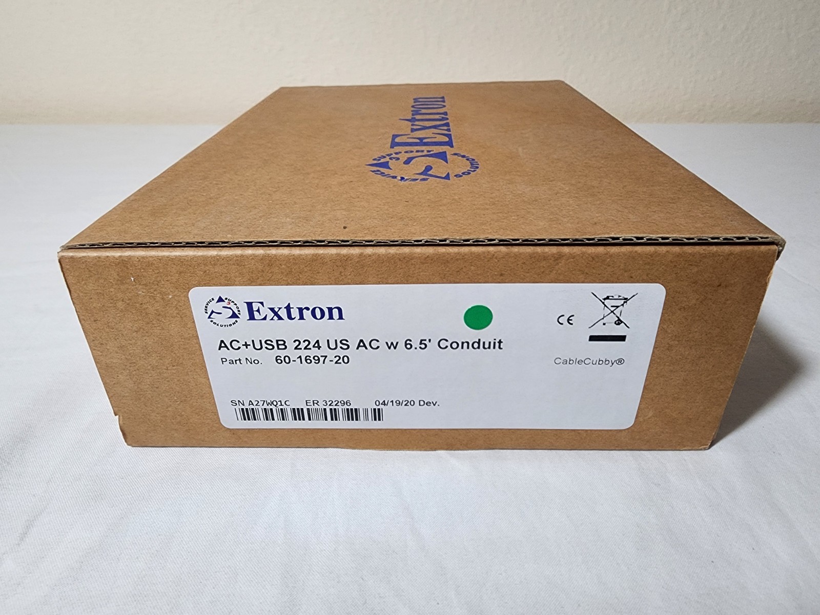 Extron AC+USB 224 US AC W 6.5' Conduit 60-1697-20