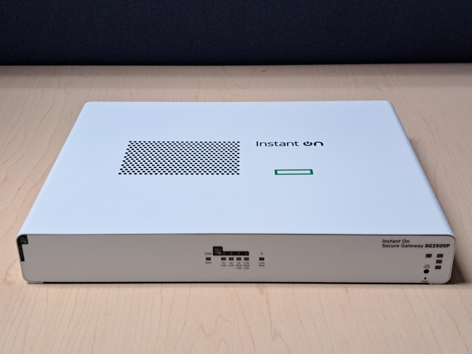 HPE Networking Instant On 5G2505P 5-Port Multi-Gig PoE+ Secure Gateway (S0G34A)