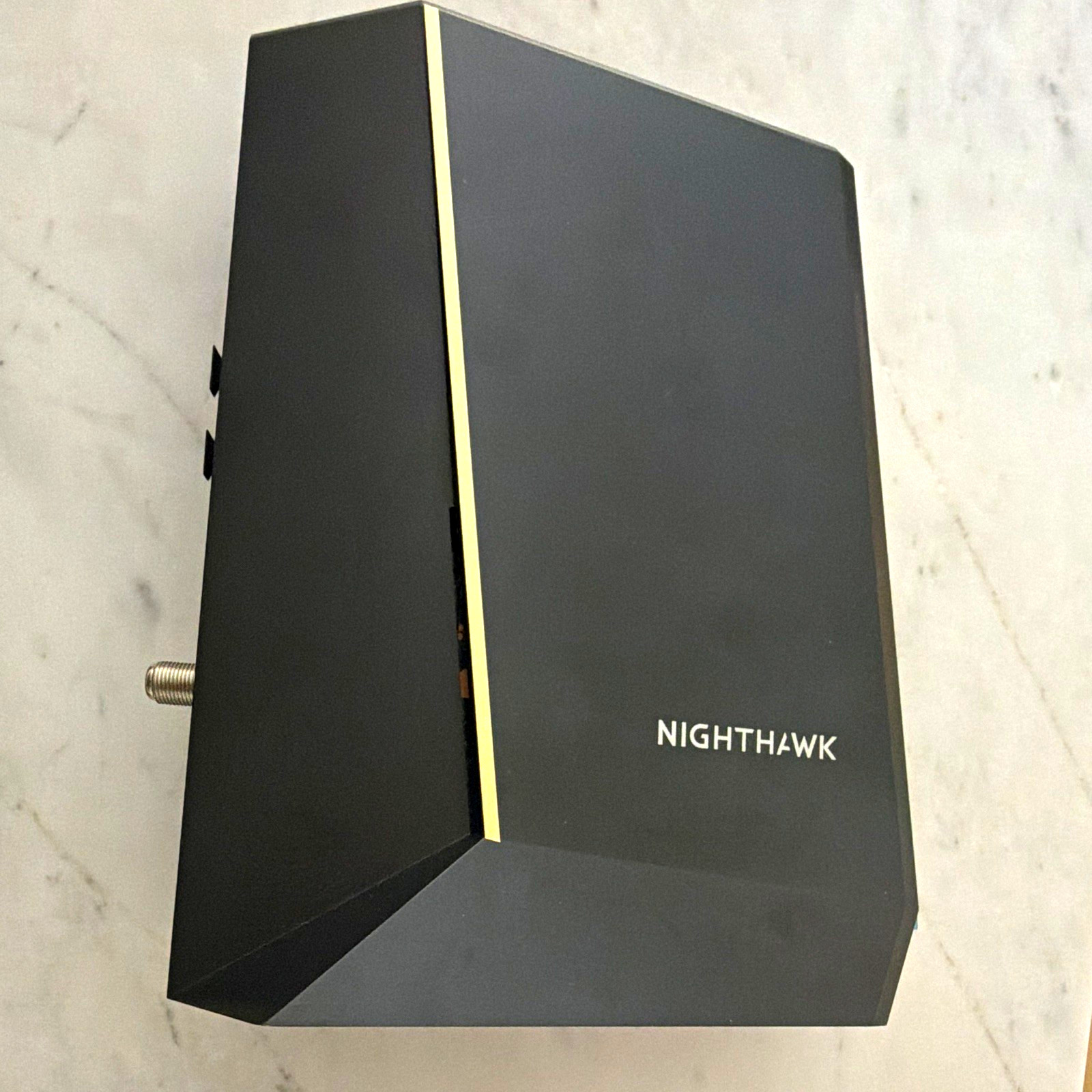 NETGEAR Nighthawk CM3000 DOCSIS 3.1 Cable Modem 2.5Gbps (Excellent condition)