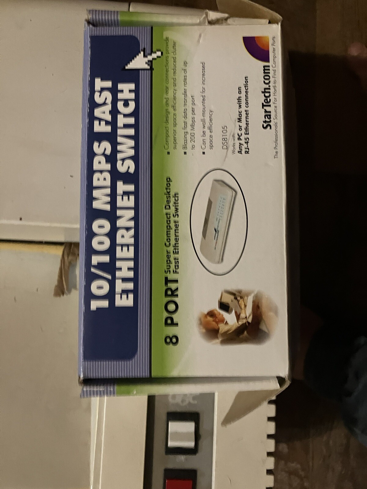 StarTech DS16105 16-Port Ethernet Switch 10/1 00 W/Power Adapter - NEW IN BOX