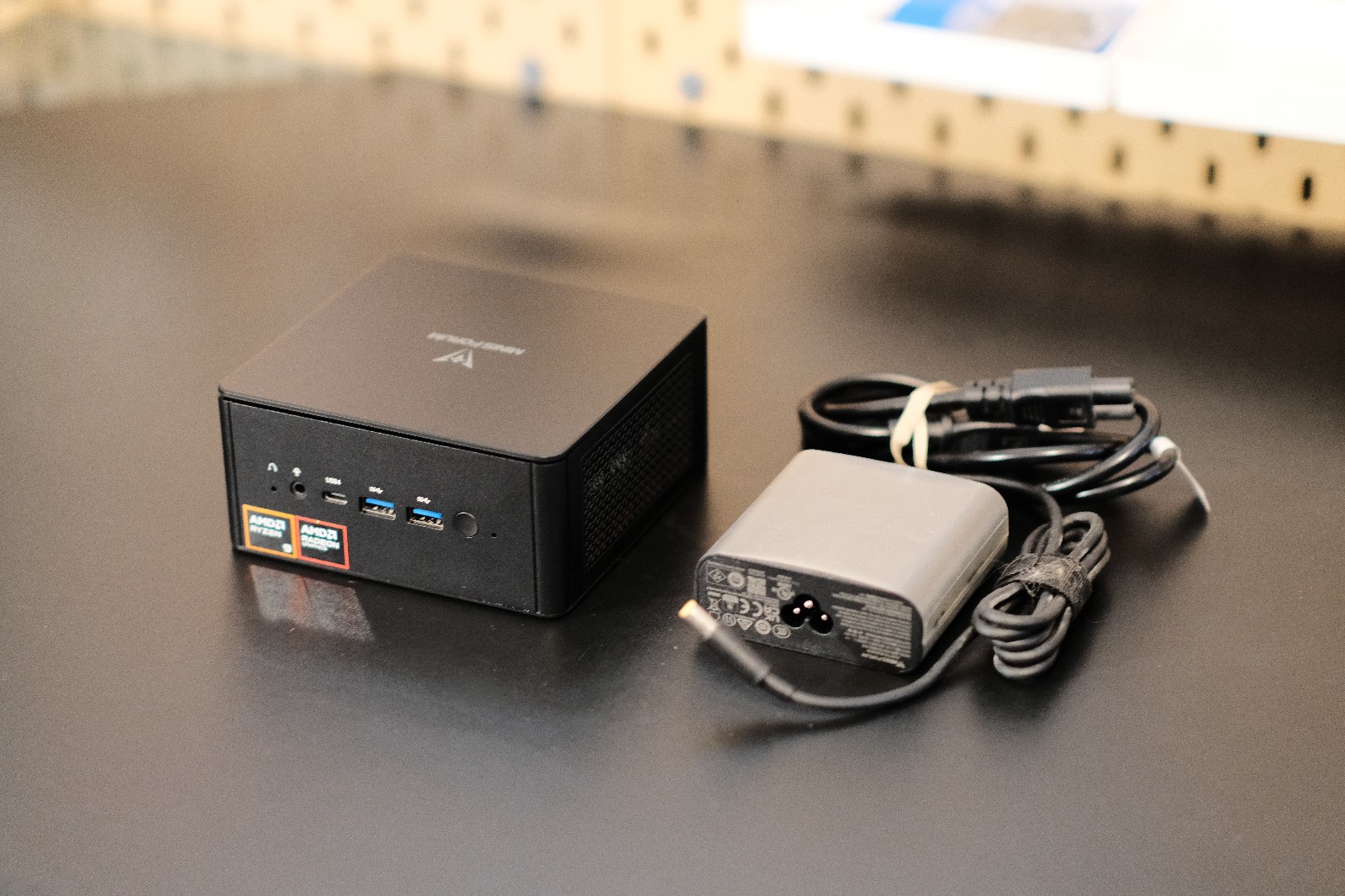 MINISFORUM UM890 Pro Mini PC, AMD Ryzen 9 8945HS, 32GB DDR5, 1TB NVME SSD, WiFi
