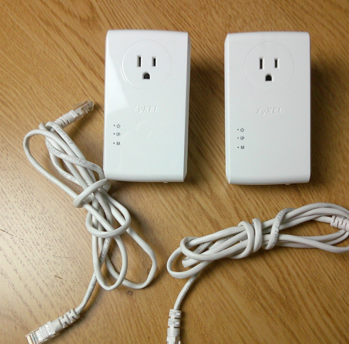 ZYXEL POWERLINE ETHERNET NETWORKING SYSTEM ADAPTER KIT