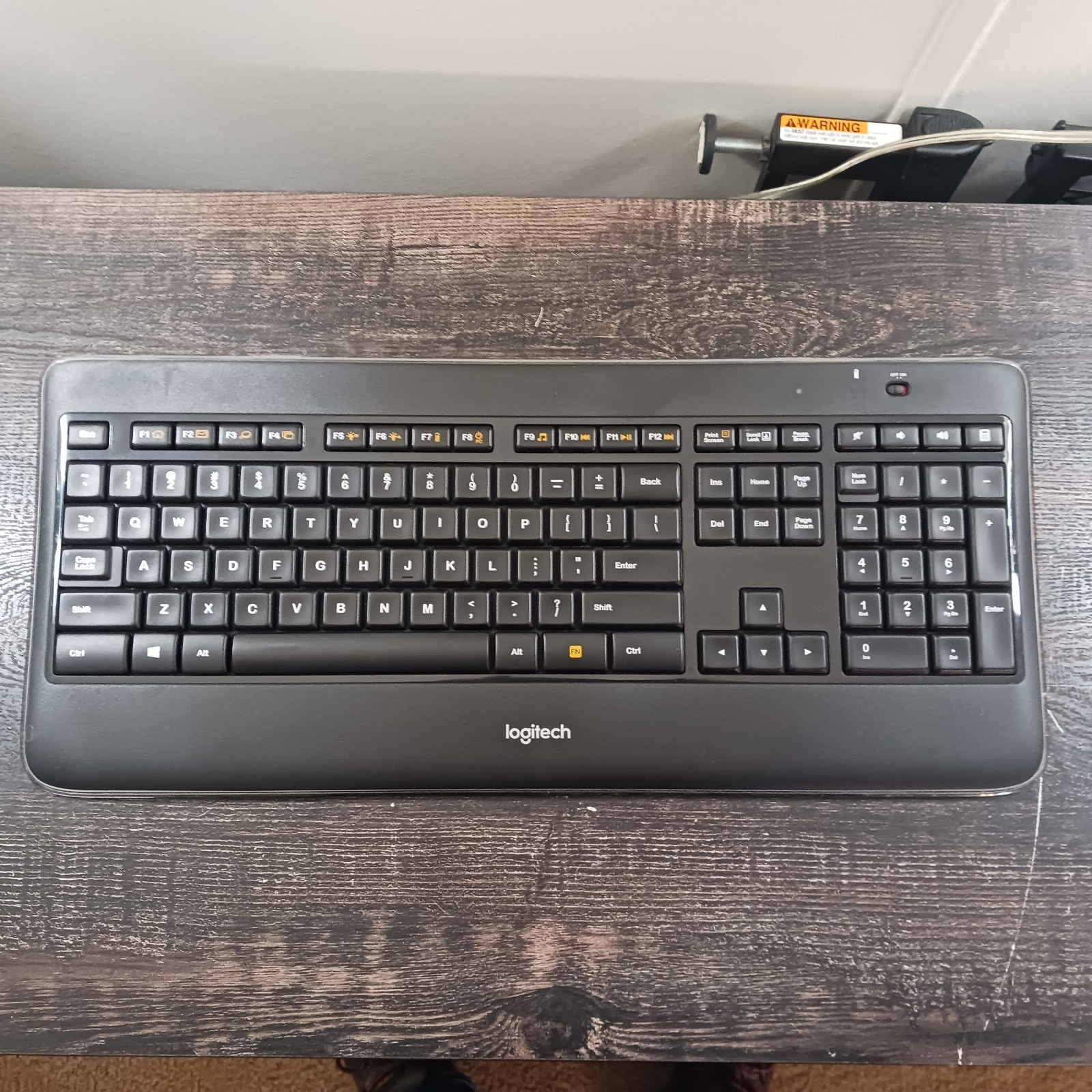LOGITECH K800 Wireless Illuminated Keyboard (Y-R0065) with USB Receiver Dongle