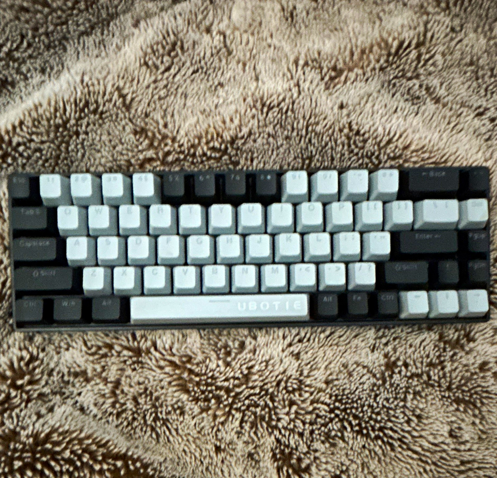 UBOTIE Compact QWERTY Keyboard - English Layout, Black/White