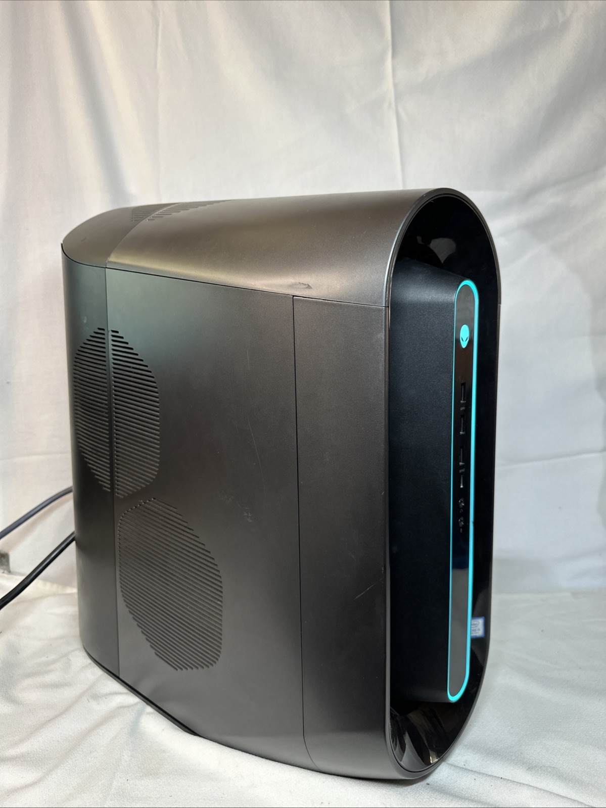 Alienware Aurora R9 Gaming PC i5 9400, 8GB DDR4, 256GB SSD, GTX 960 Windows 11