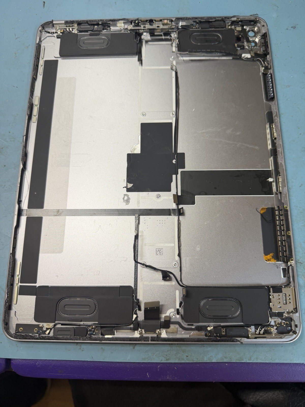OEM Apple iPad Pro 12.9" 6th Gen Rear Cover Housing Small Parts - Gray FAST