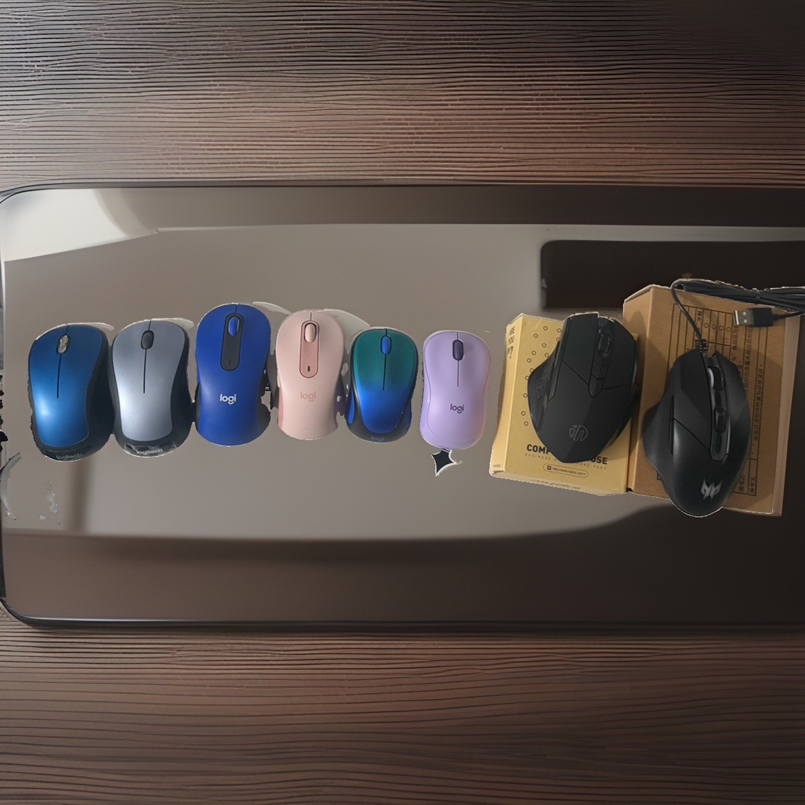 Lot Of Computer Mice 8 In Total.  Descriptions In Description Box, PLEASE READ