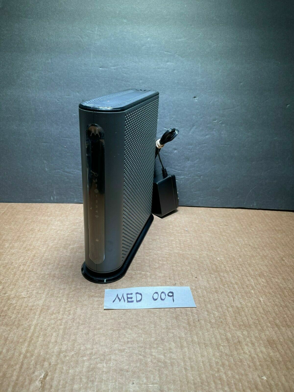 Motorola MG7310 8x4 343Mbps DOCSIS 3.0 Cable Modem plus N300 Wi-Fi Router