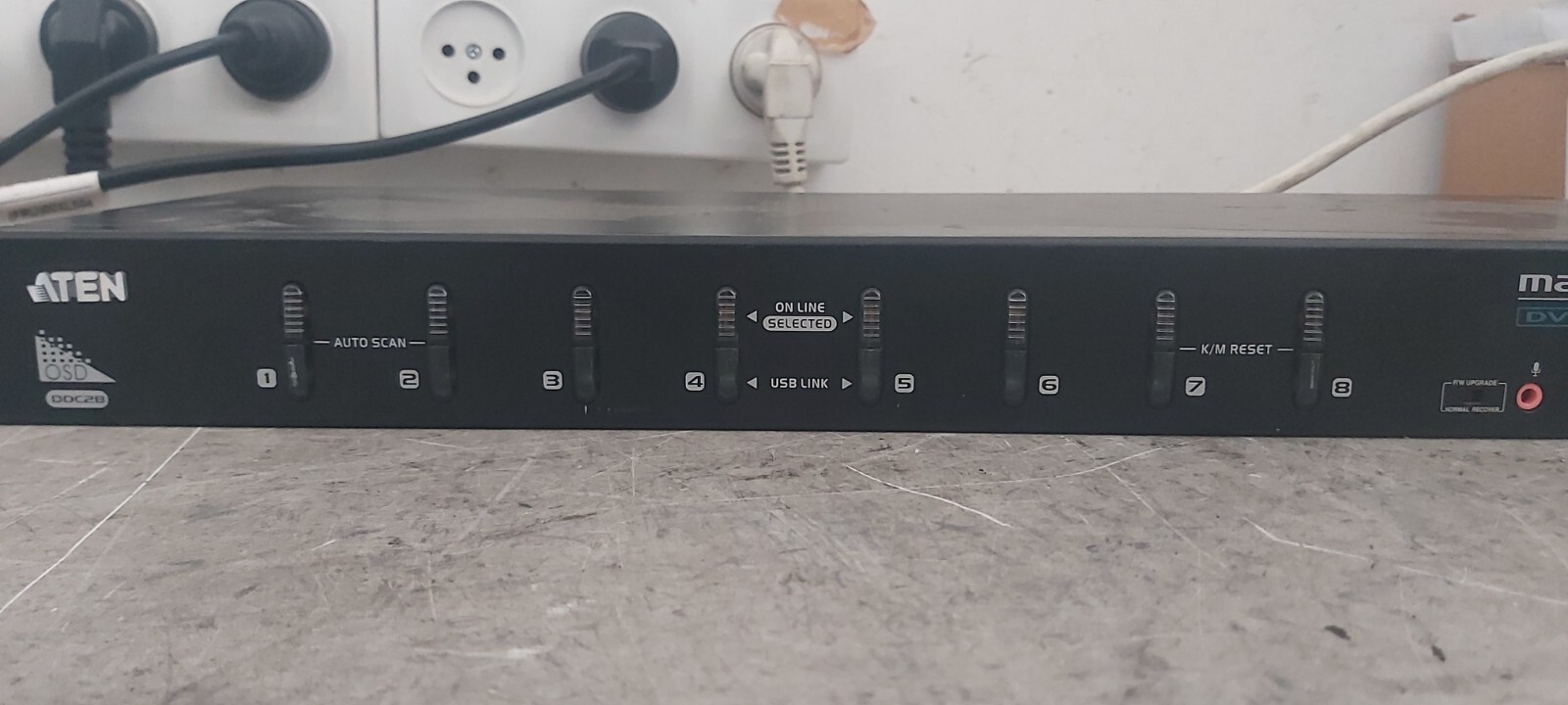 Aten Master View CS1768 DVI KVM Make Offers UPS Shipping