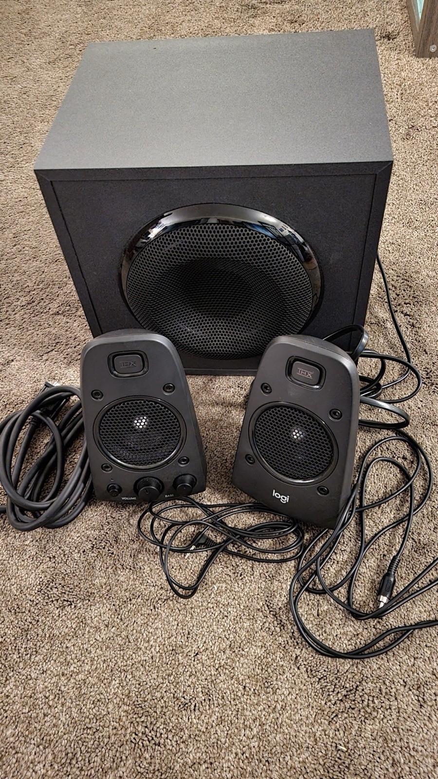 Logitech Z625 45W THX Sound 2.1 Speaker System - Black **GOOD CONDITION**