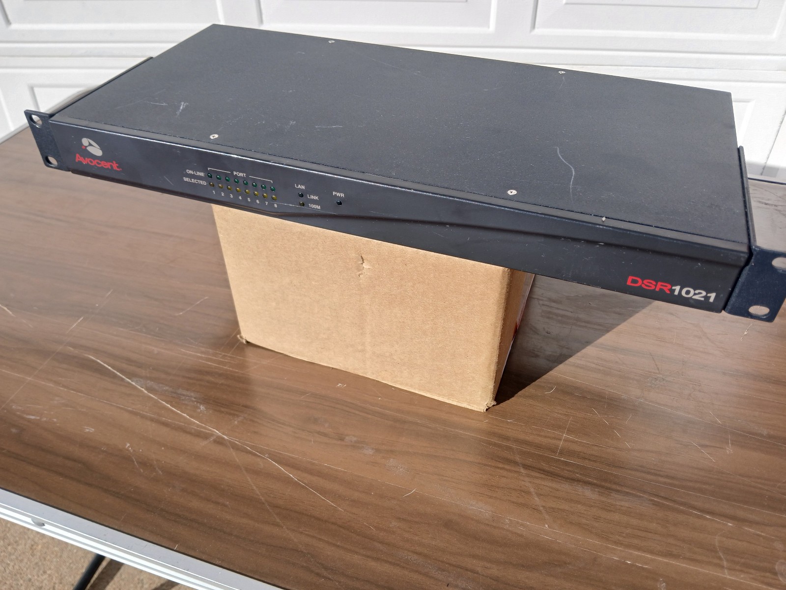 Avocent DSR1021 8-Port KVM Over IP Switch w/ Rack Ears - Used