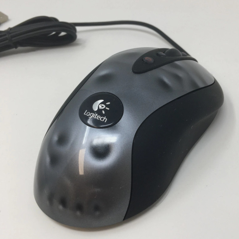 Logitech MX518 Wired Optical Gaming Mouse 1800 DPI 8 Buttons 106g USB