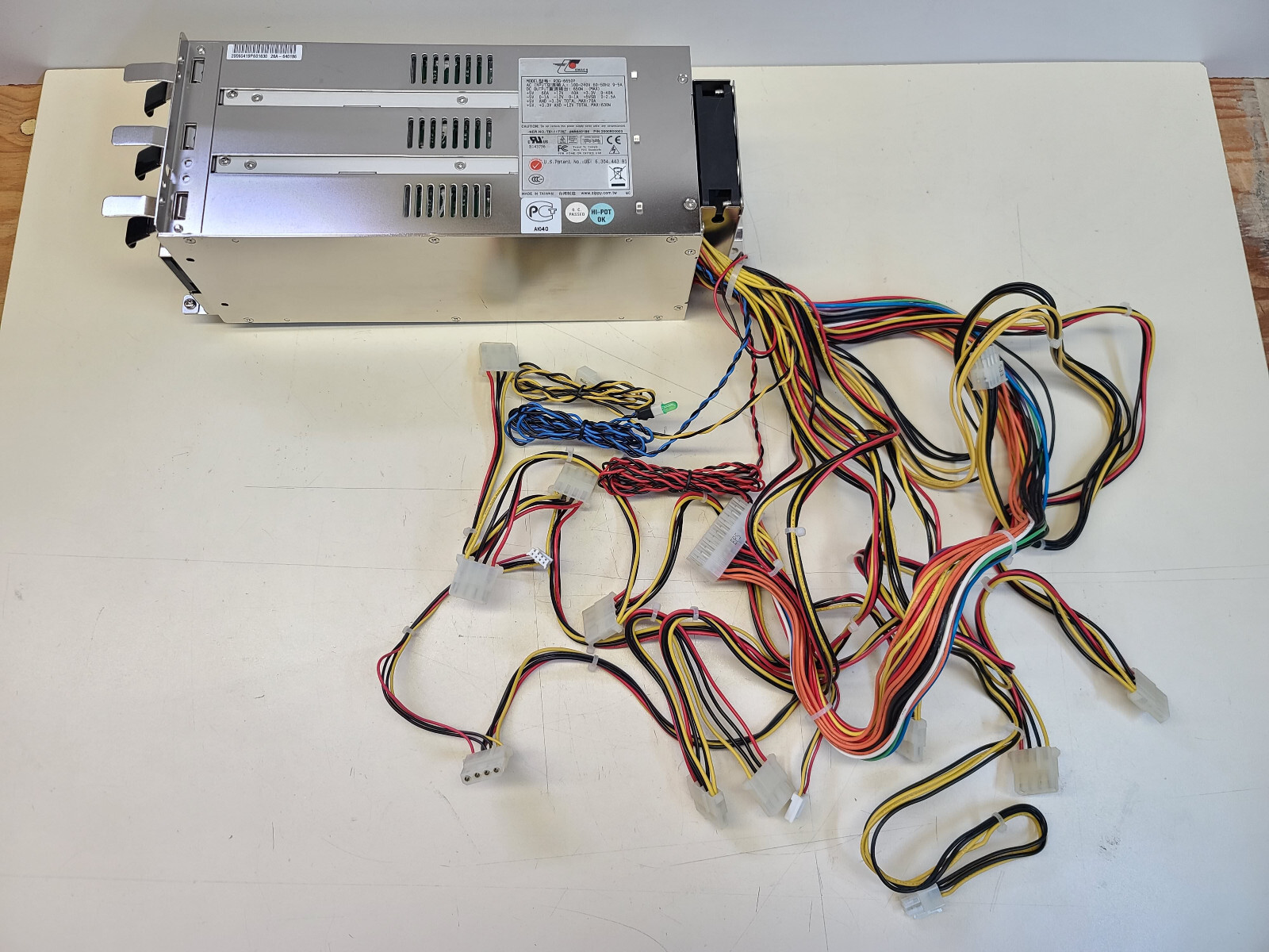 Zippy Emacs 3U 650W 2+1 Redundant PFC EPS12V Power Supply R3G-6650P TESTED