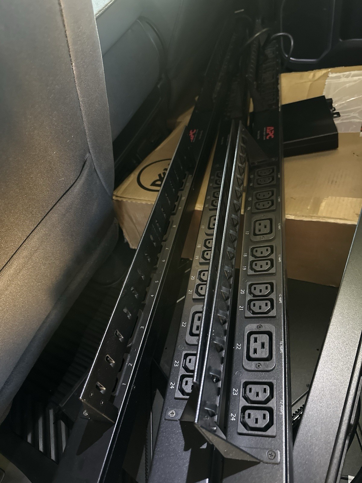 APC AP7930 Switch Rack PDU Power Distribution Unit 24 Outlet 120v 16 Amp