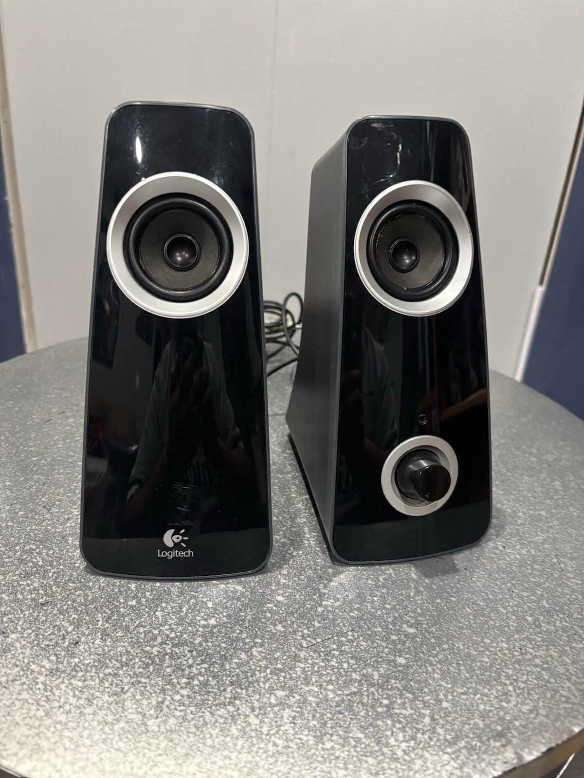 Logitech Z320 880-000124 Desktop Speaker System w/ AC Adapter Power Supply