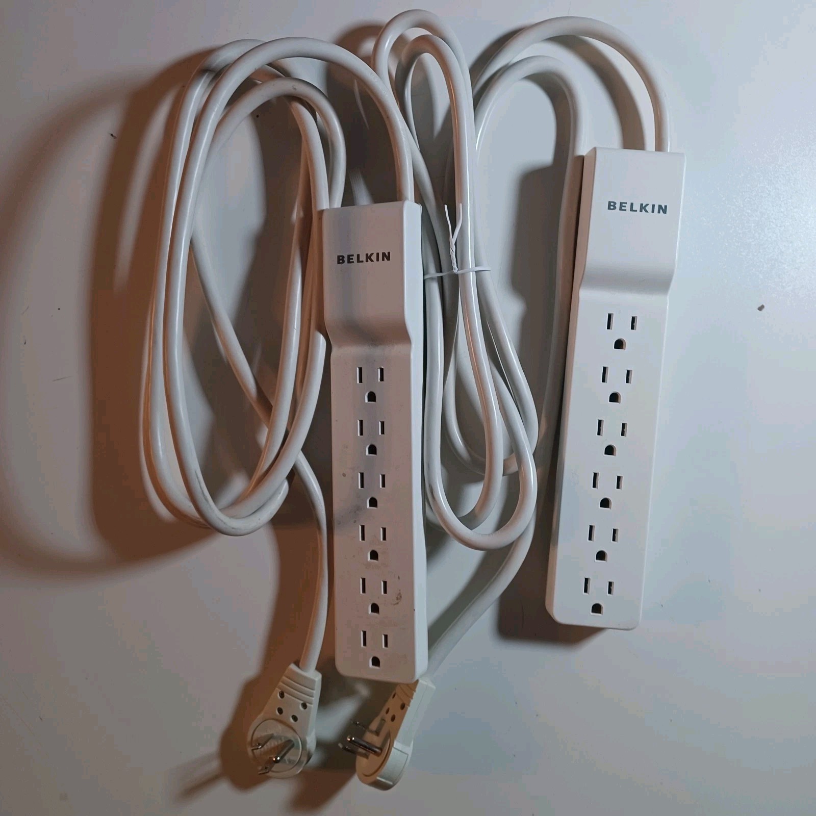 Lot Of 2 BELKIN COMPONENTS BE106000-08R 6-OUTLET HOME/OFFICE SURGE PROTECTOR