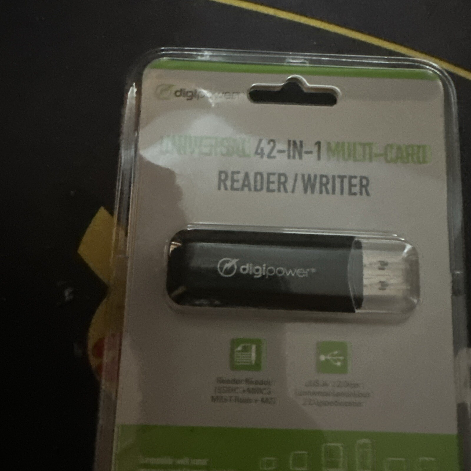 Digipower Universal 42-in-1 Multi Card Reader/ Writer DP-MCR4
