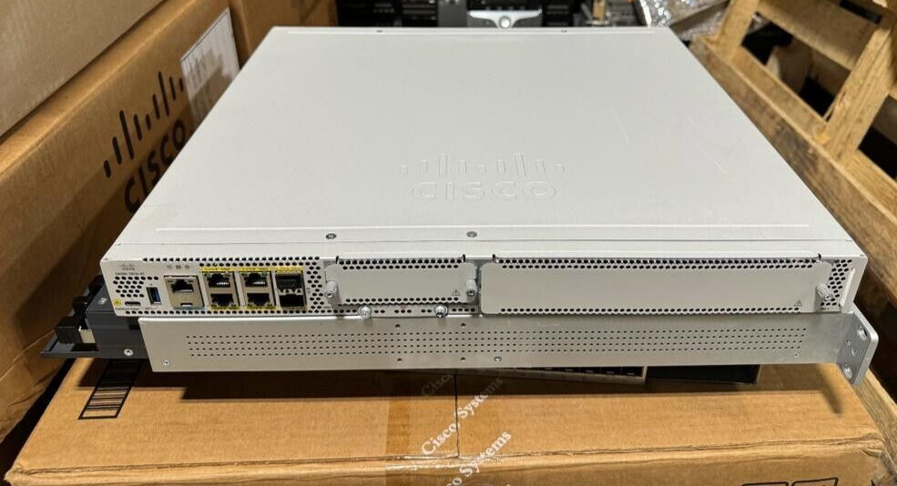Cisco C8300-1N1S-6T V01 1RU Router
