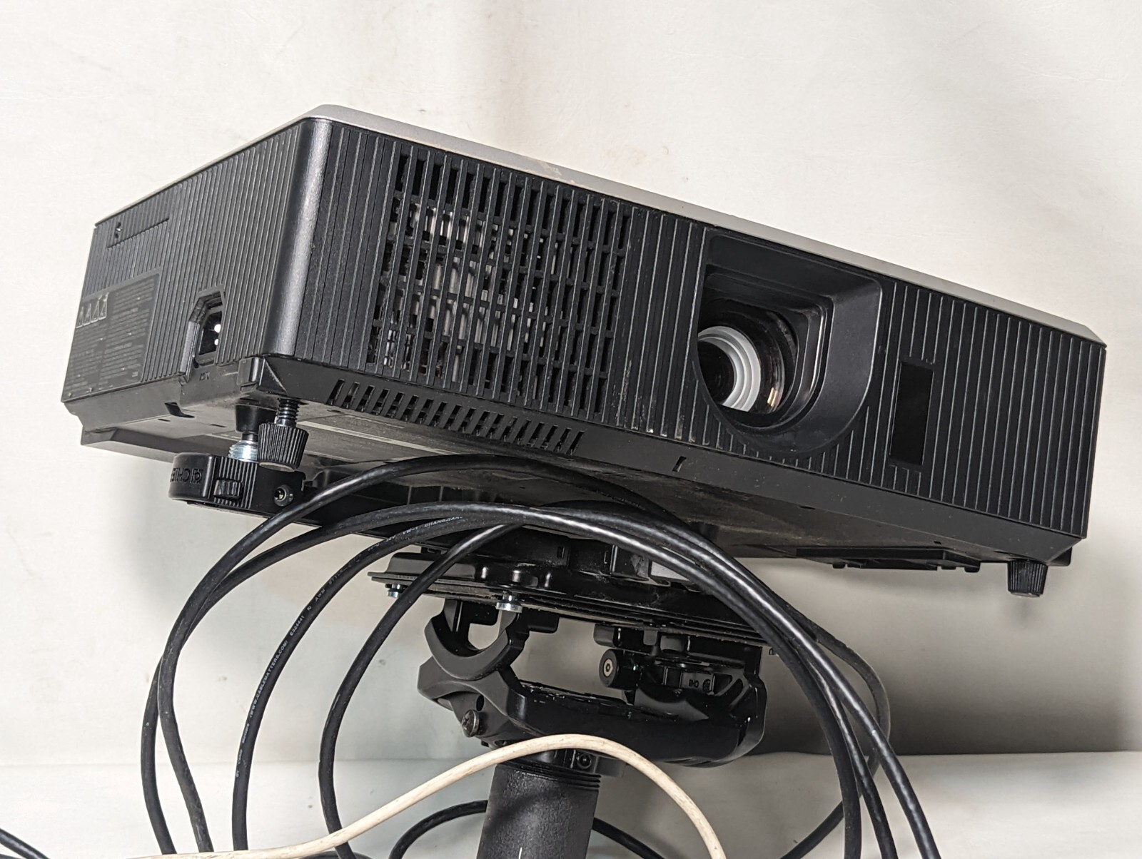 InFocus IN5122 projector, XGA Conference Room Projector, 4000 lumens, 3LCD