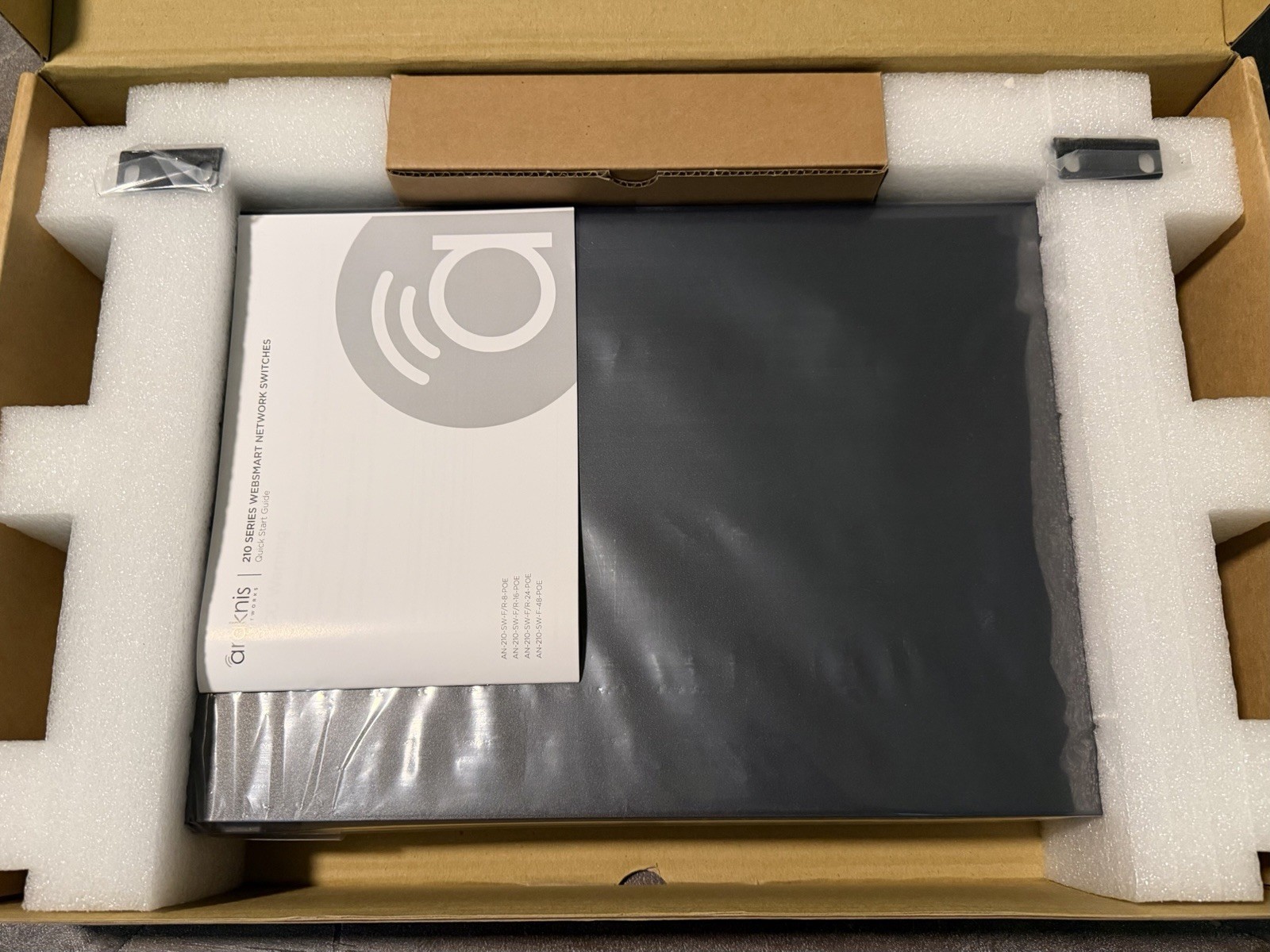 NEW SEALED Araknis Networks AN-210-SW-R-16-POE Network Switch Gigabit
