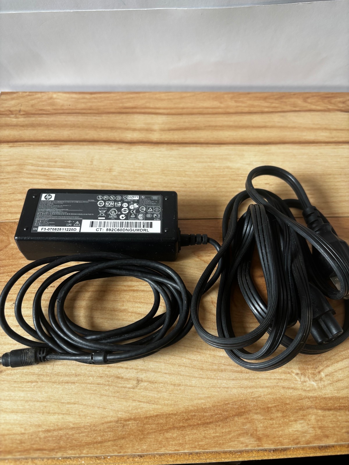 VINTAGE HP DC359A 65 WATT POWER ADAPTER FOR HP PAVILLION AND COMPAQ PRASARIO