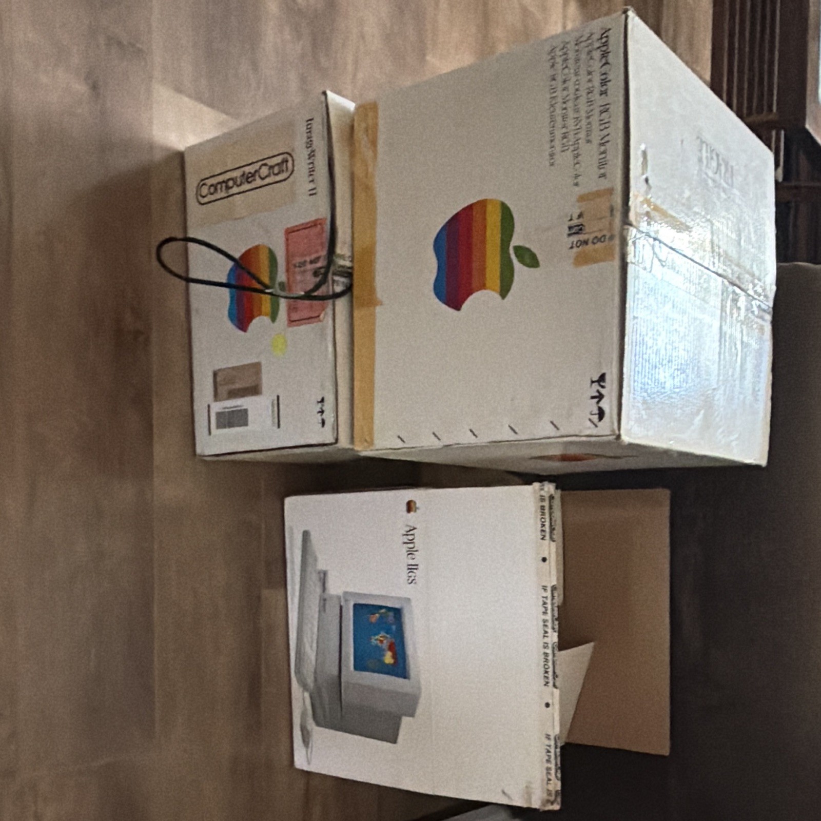 Apple Macintosh Monitor II Vintage RGB Monitor for Apple Computer Boxed