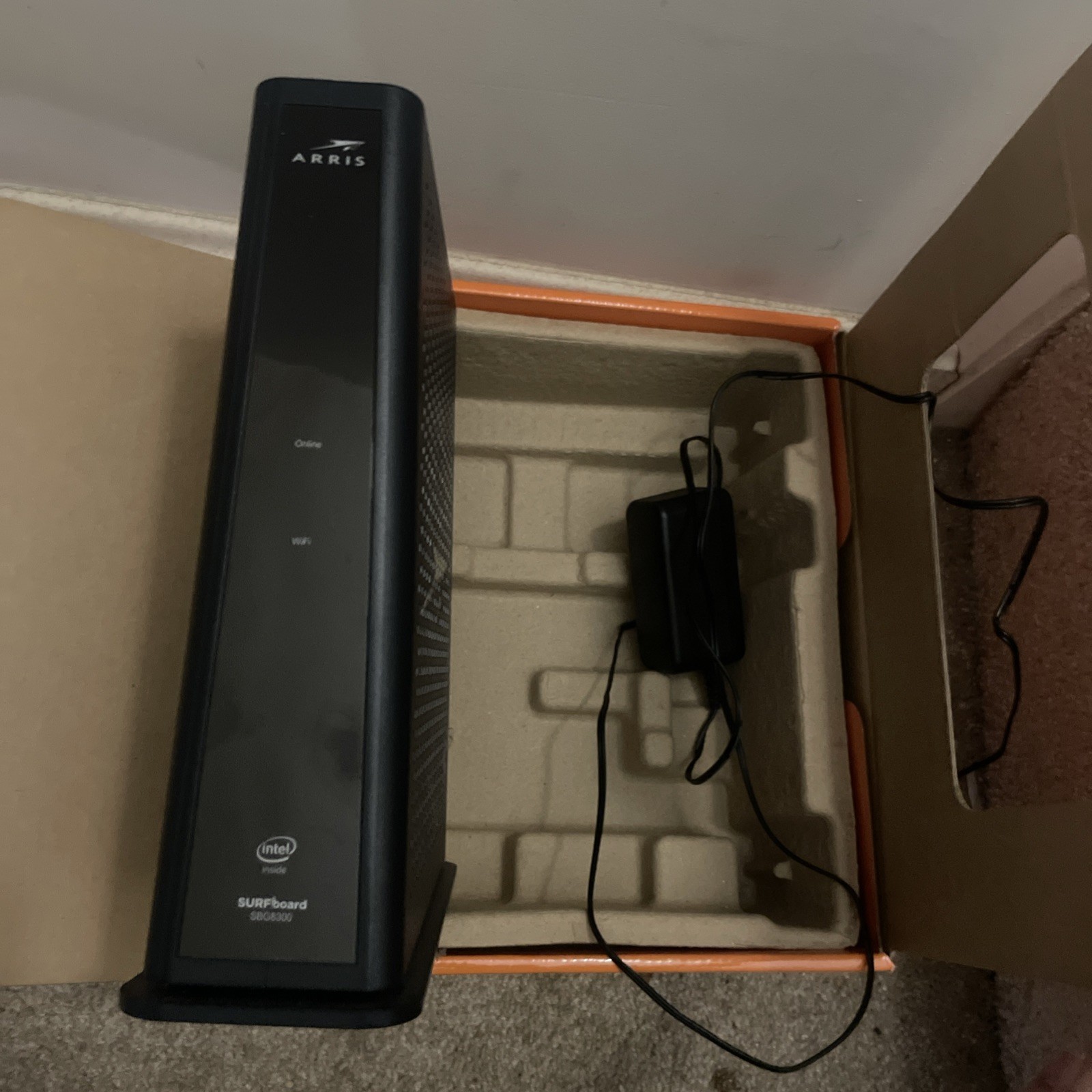 ARRIS SBG 8300 Surfboard Cable Modem and Wireless Router