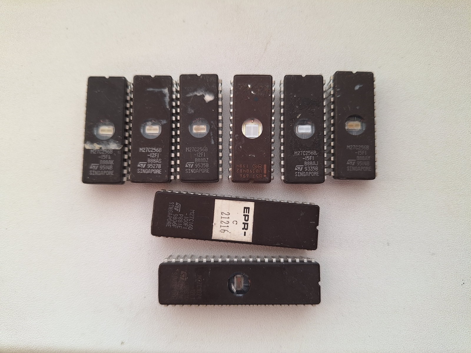 vintage windowed ceramic EPROMs for GOLD scrap or use QTY: 8