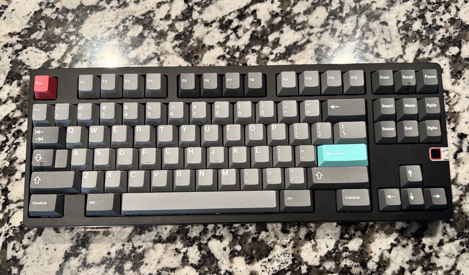 Matrix Labs Mechanic Keyboard  With GMK Dolch 2
