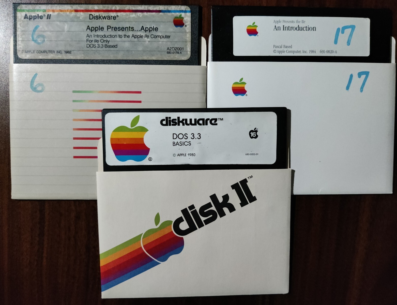 Vintage 1980 Apple II Diskware DOS 3.3  Basics, Introduction, Presents 5.25 IIe