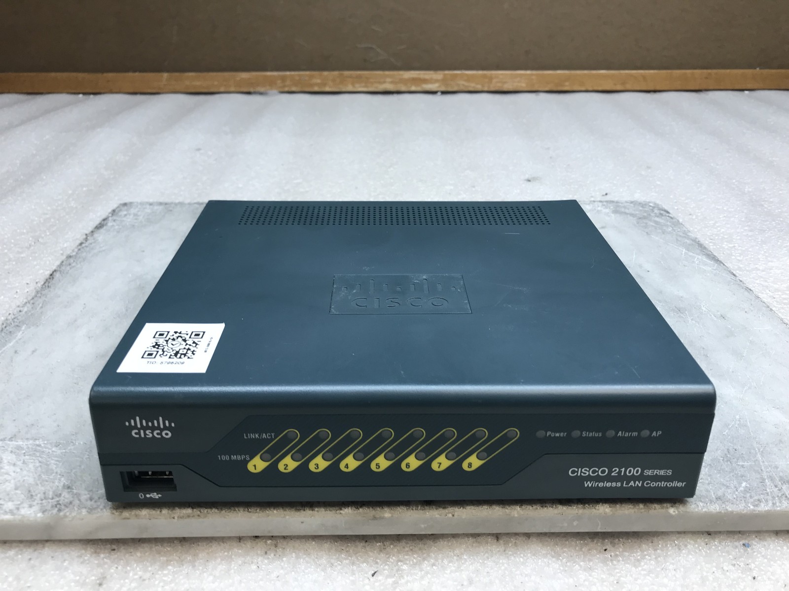 Cisco 2500 Series Wireless WLAN Controller AIR-CT2504-K9 4-Port No AC Adapter