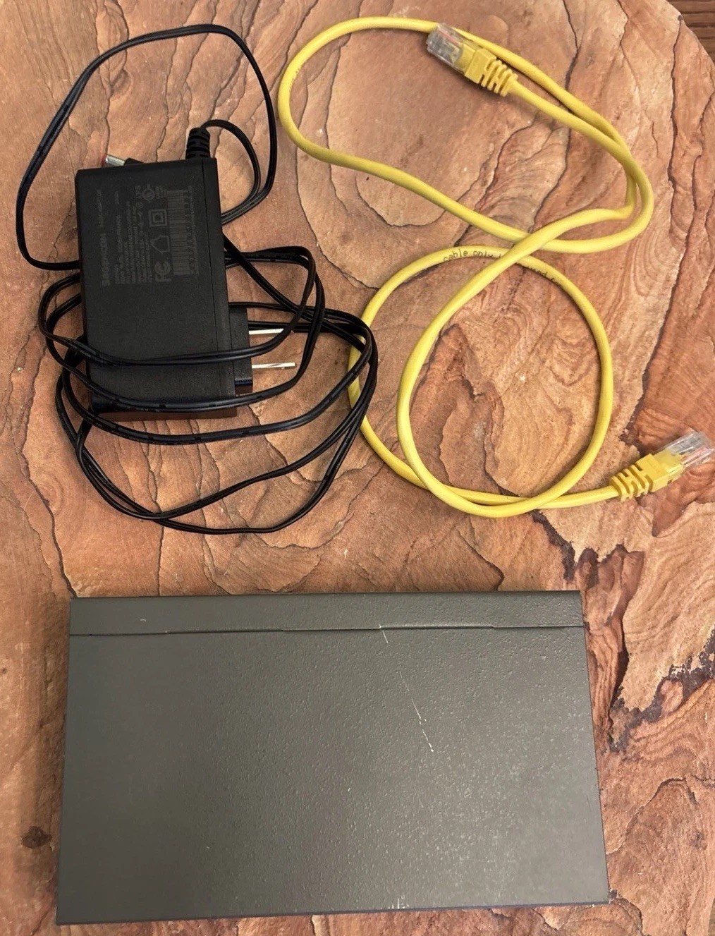 D - LINK DSS-5+ 10/100 Fast Ethernet Switch