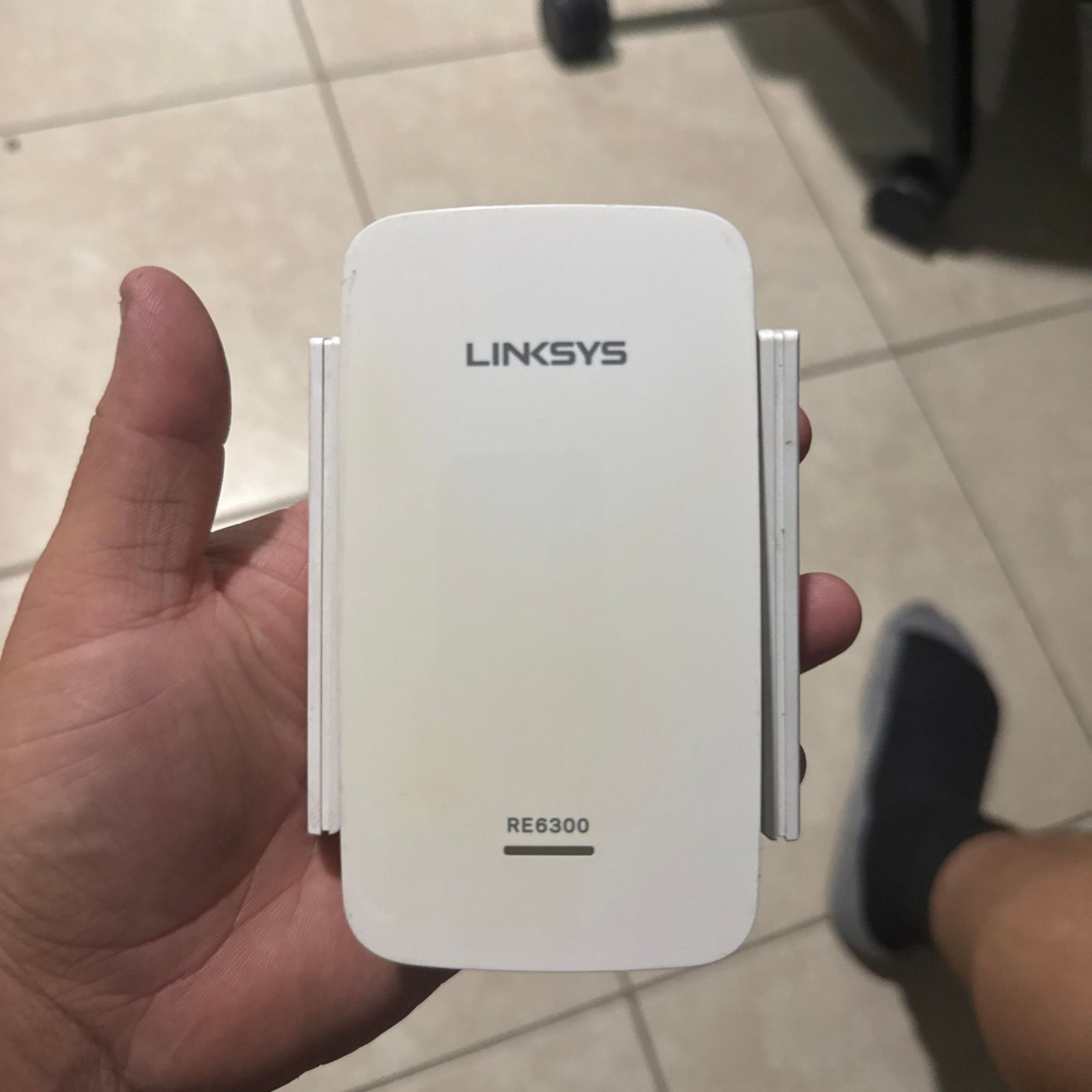 Linksys RE6300 AC750 Boost Wi-Fi Range Extender - Dual-Band Wifi Booster