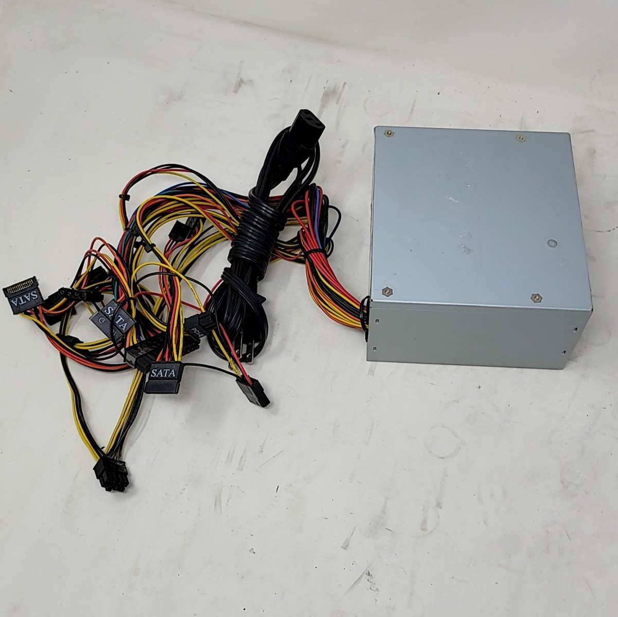 ULTRA ULT-LS600 600W ATX Power Supply SEE NOTES