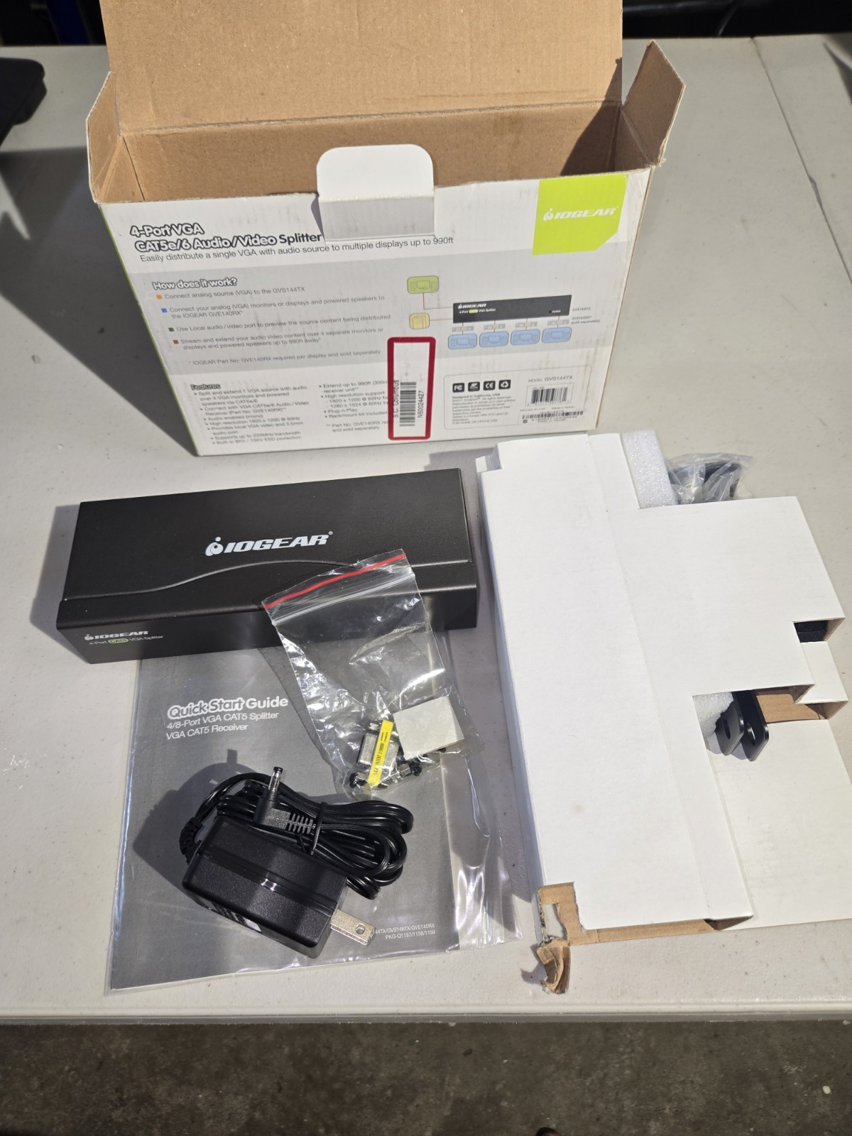 IOGEAR VGA CAT5E/6 4PORT AUDIO/VIDEO SPLITTER MODEL GVS144TX