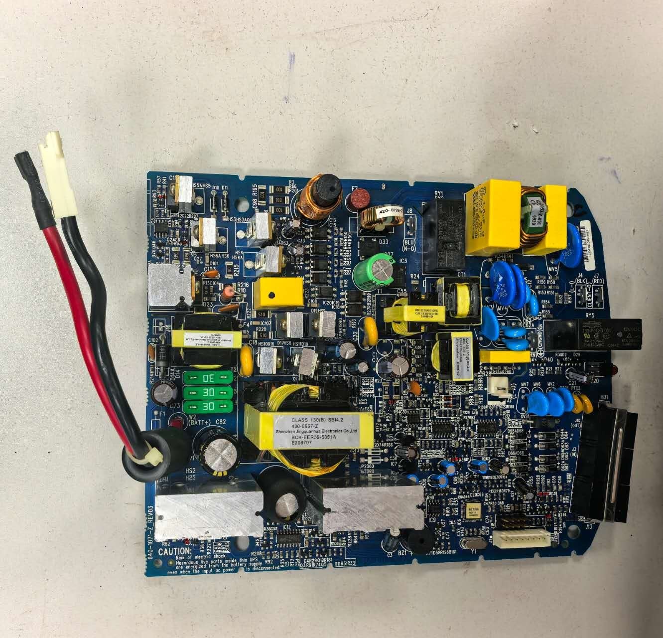 APC 640-1071-Z REVO3 BATTERY BOARD GREAT CONDITION 