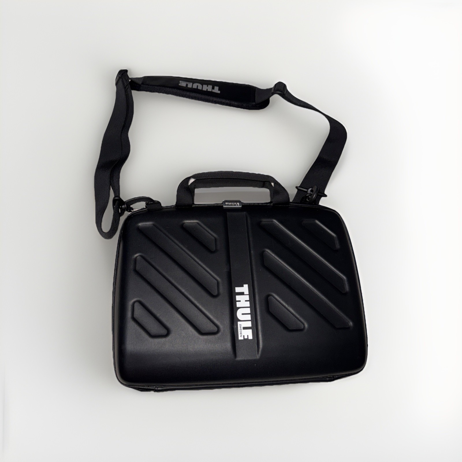 Thule Gauntlet 13" Hard Shell Laptop Case Bag Shoulder Messenger Bag Briefcase