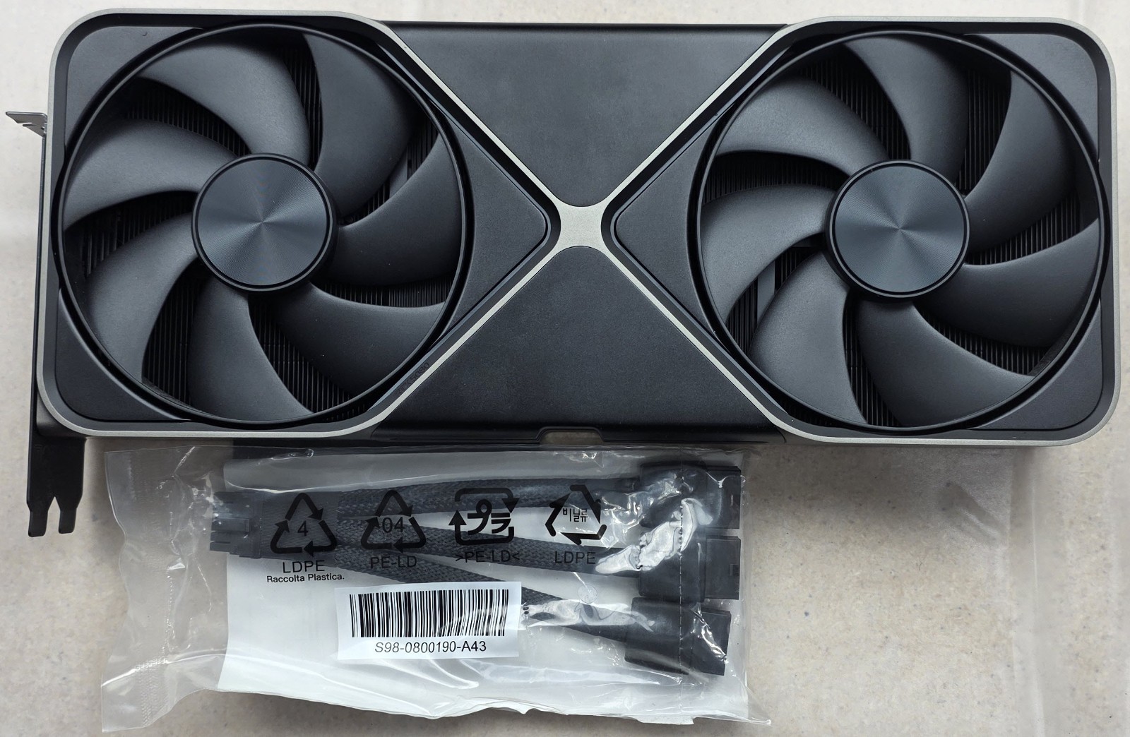 RTX 5080 NVIDIA Founders Edition 16GB GDDR7 PCIe 5.0 Graphics 900-1G144-2545-000