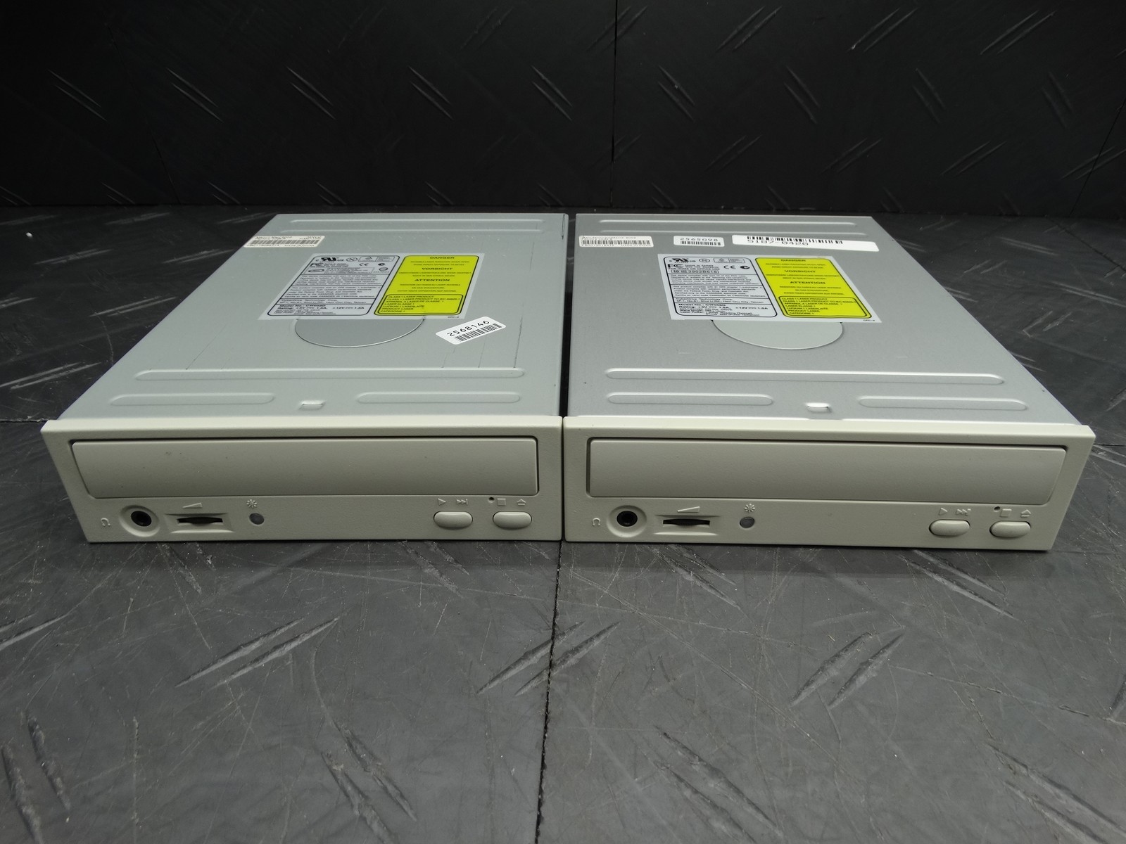CyberDrive Technology (CW058D) CDRW 32x/12x/48x CD Drive (Lot of 2)