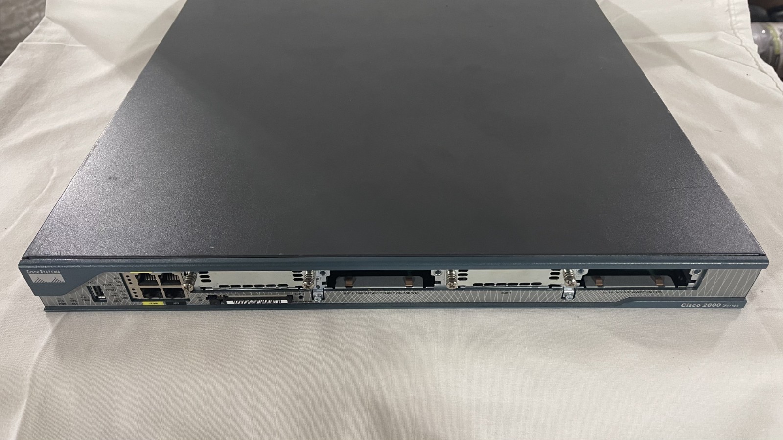 Cisco 2801 Router 2x Fast Ethernet 2 DSP 16 Voice Resources IOS 12.4(5b)