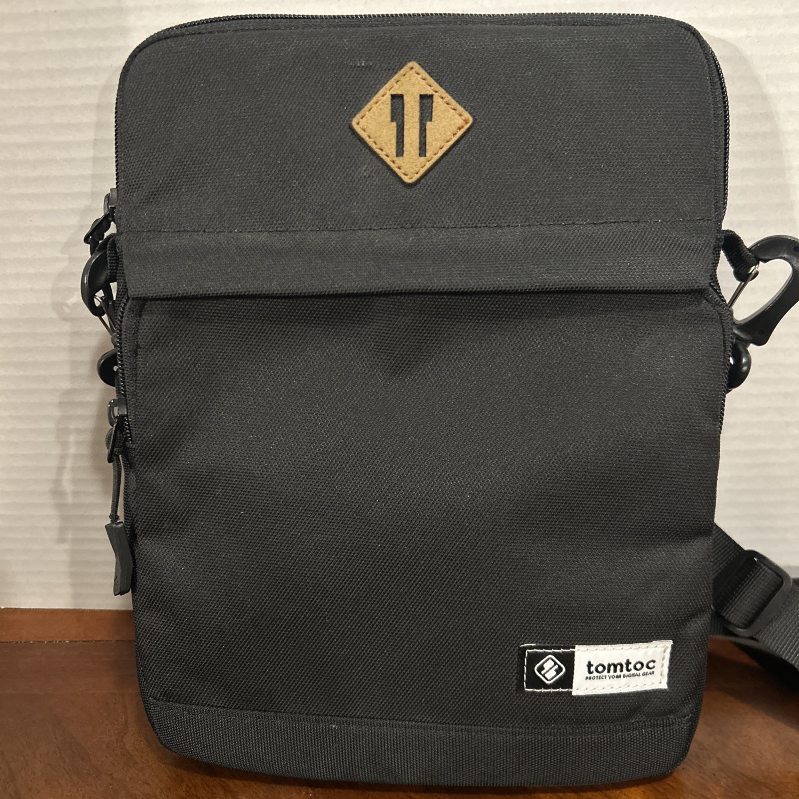 Tomtoc A20-A01D01 Tablet Shoulder Bag For 11 Inch iPad Pro