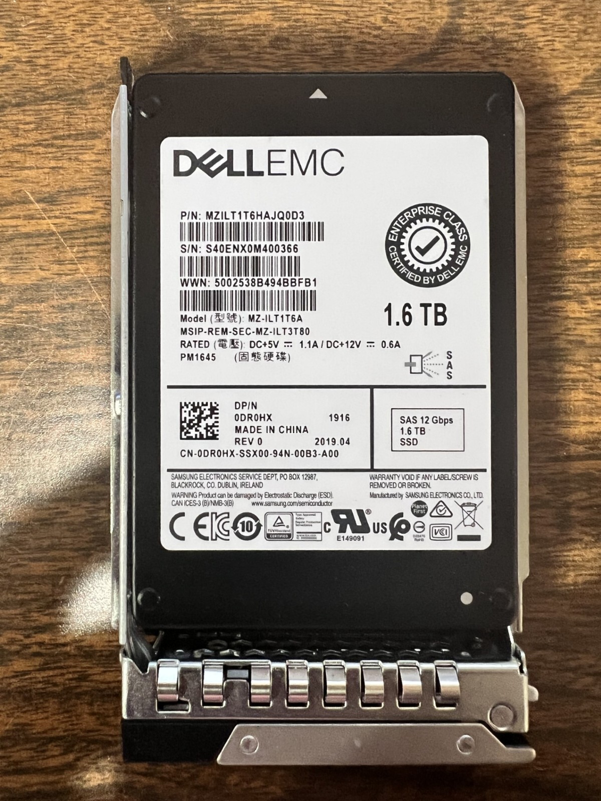 Dell DR0HX 1.6TB TLC SAS SSD 2.5" 12Gbps MU Solid State Drive | MZILT1T6HAJQ0D3