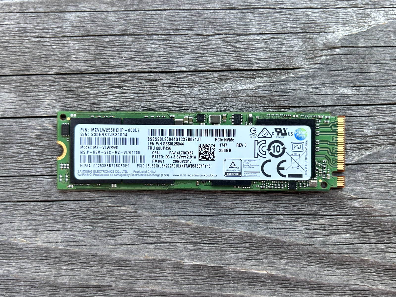 Samsung MZ-VLW2560 NVMe SSD 256GB M.2 PCIe Internal PM961