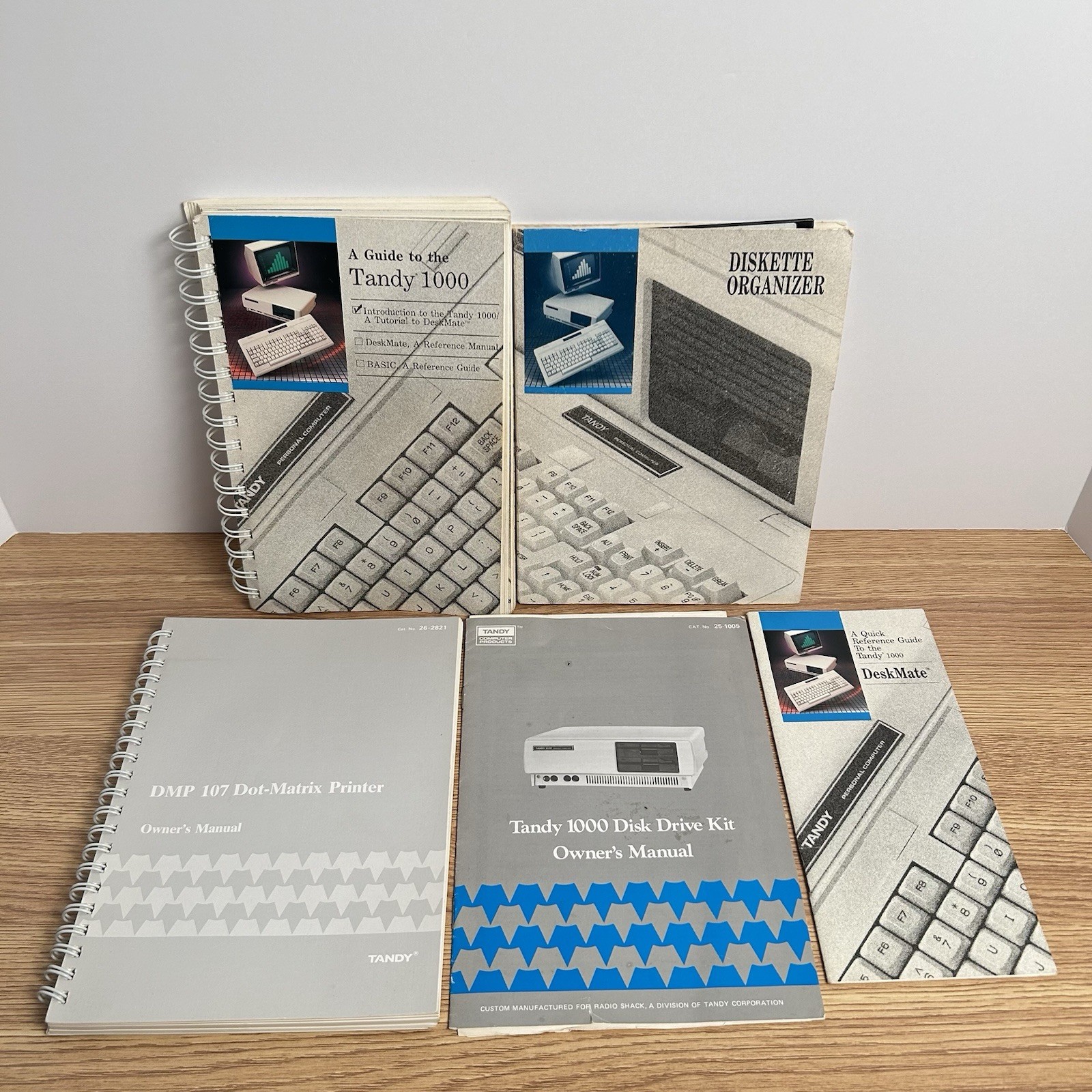 Vintage Tandy 1000 Computer Manuals 5.25 Floppy Disks MS-DOS DeskMate Lot Rare