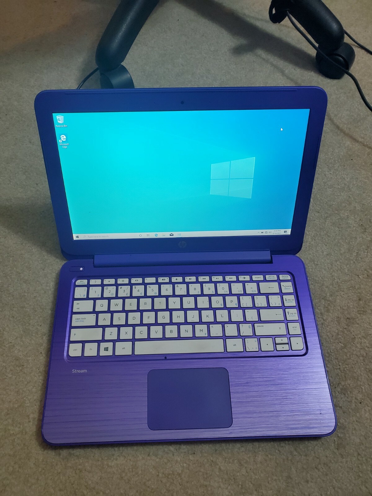 HP Stream TPN-Q155 - 13" - Celeron N3050 1.60GHz  - 2 GB RAM - 32 GB  Purple 